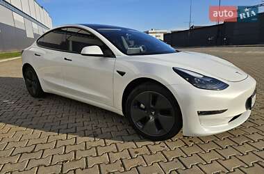 Седан Tesla Model 3 2023 в Івано-Франківську