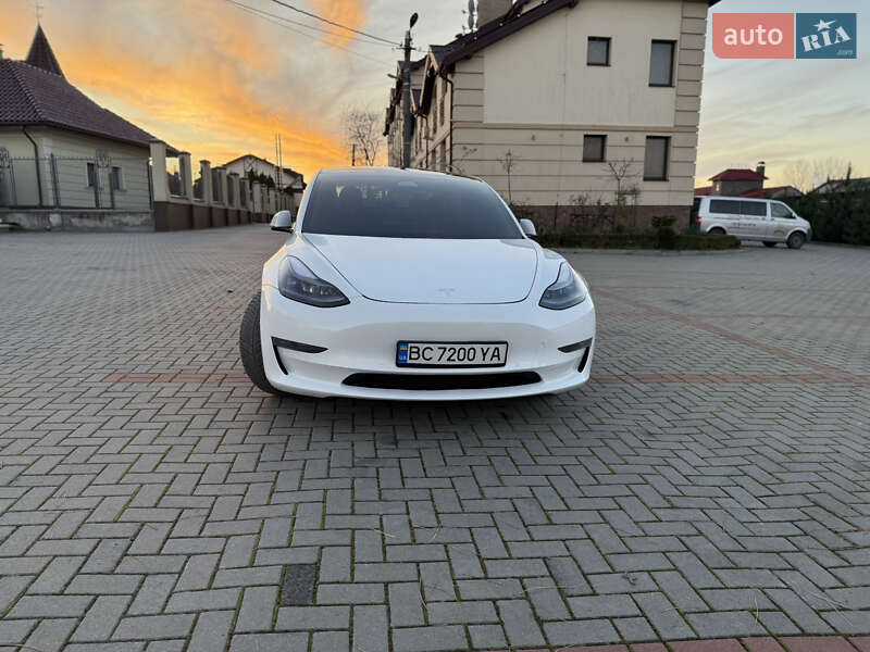 Седан Tesla Model 3 2021 в Золочеве