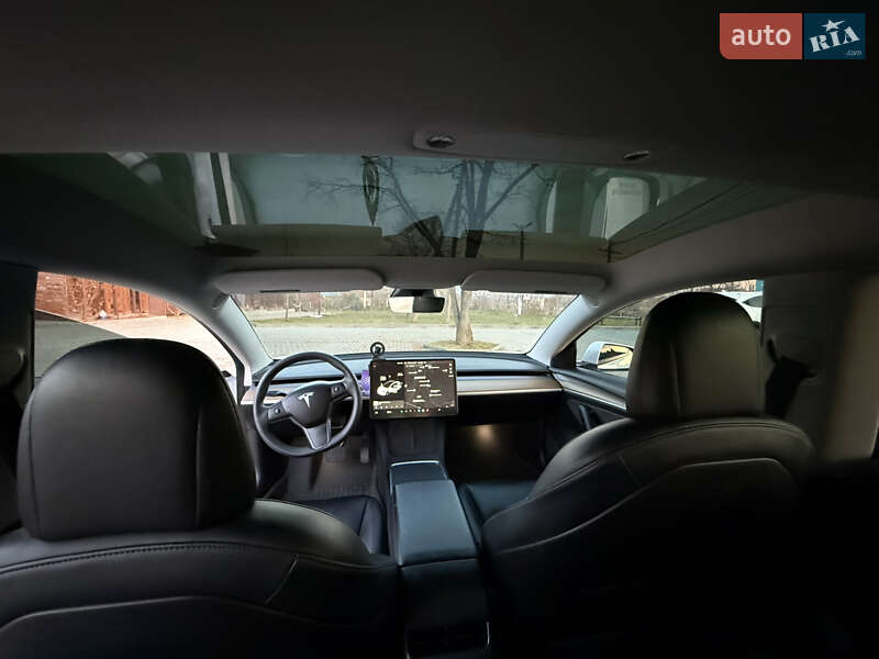 Седан Tesla Model 3 2021 в Золочеве