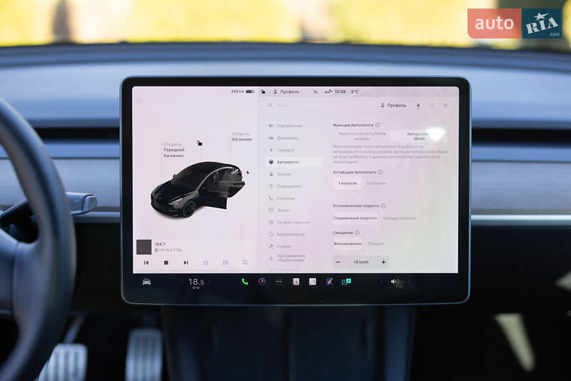 Седан Tesla Model 3 2021 в Львові