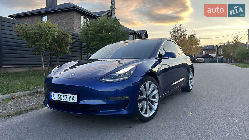 Седан Tesla Model 3 2019 в Киеве фото Седан Tesla Model 3 2019 в Киеве