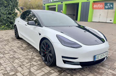 Седан Tesla Model 3 2020 в Кривом Роге