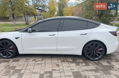 Седан Tesla Model 3 2020 в Кривом Роге