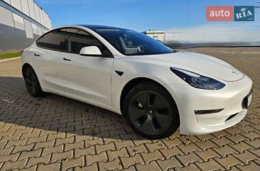Седан Tesla Model 3 2023 в Івано-Франківську