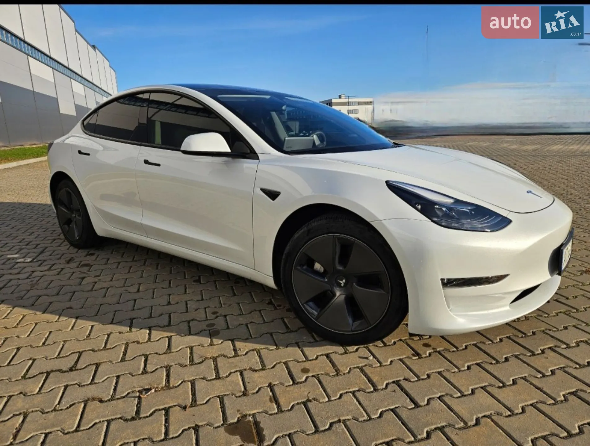 2023 Tesla Model 3 - фото 1