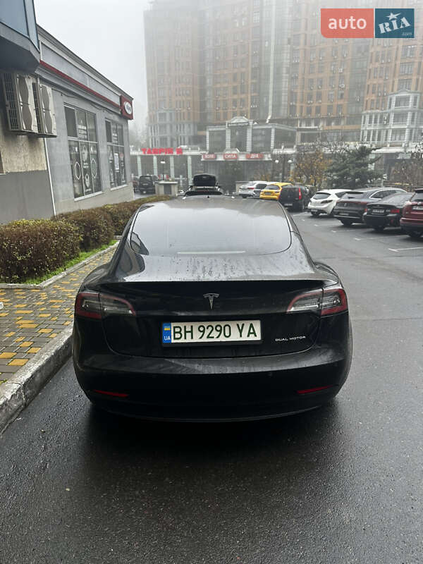 Седан Tesla Model 3 2021 в Одессе