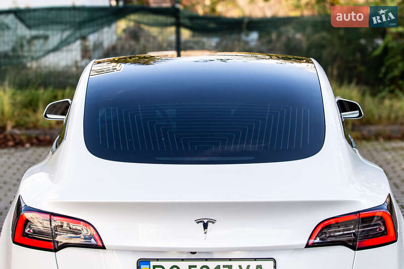 Седан Tesla Model 3 2019 в Львові
