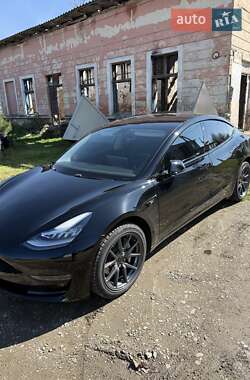 Седан Tesla Model 3 2019 в Черновцах