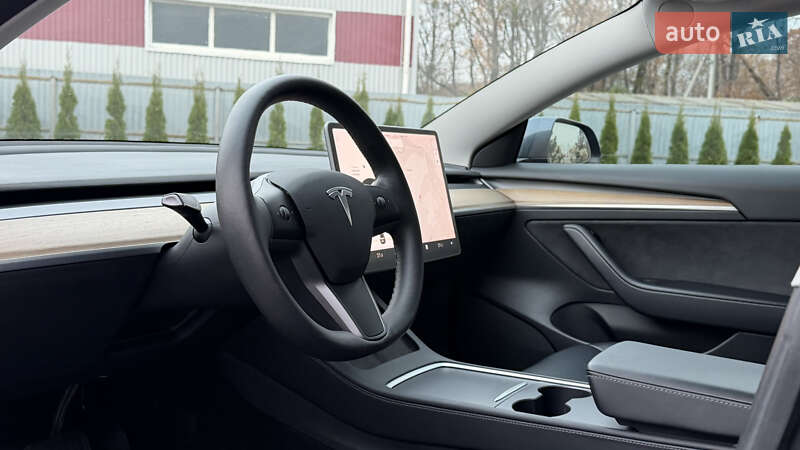 Седан Tesla Model 3 2021 в Луцьку