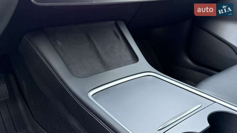 Седан Tesla Model 3 2021 в Луцьку