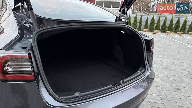 Седан Tesla Model 3 2021 в Луцьку
