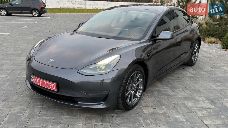 Седан Tesla Model 3 2021 в Луцьку