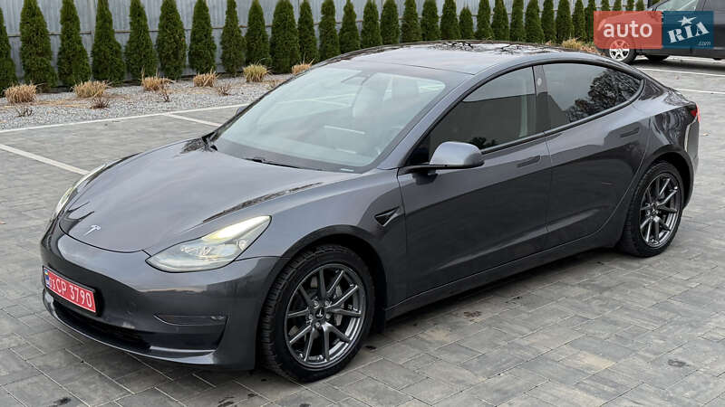 Седан Tesla Model 3 2021 в Луцьку