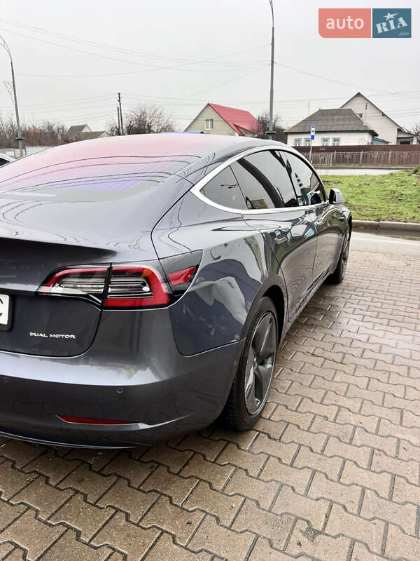 Седан Tesla Model 3 2018 в Киеве