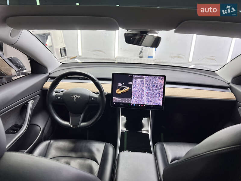 Седан Tesla Model 3 2018 в Киеве