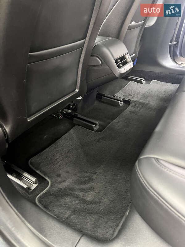 Седан Tesla Model 3 2018 в Киеве