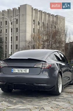 Седан Tesla Model 3 2019 в Кременчуці