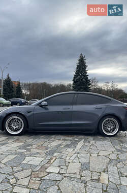 Седан Tesla Model 3 2019 в Кременчуці
