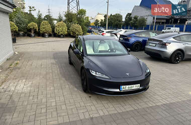Седан Tesla Model 3 2024 в Днепре
