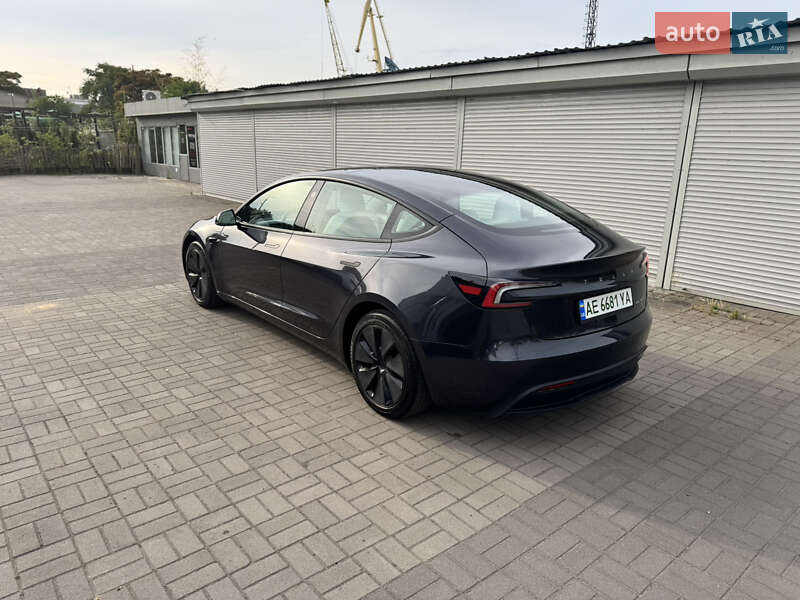 Седан Tesla Model 3 2024 в Днепре