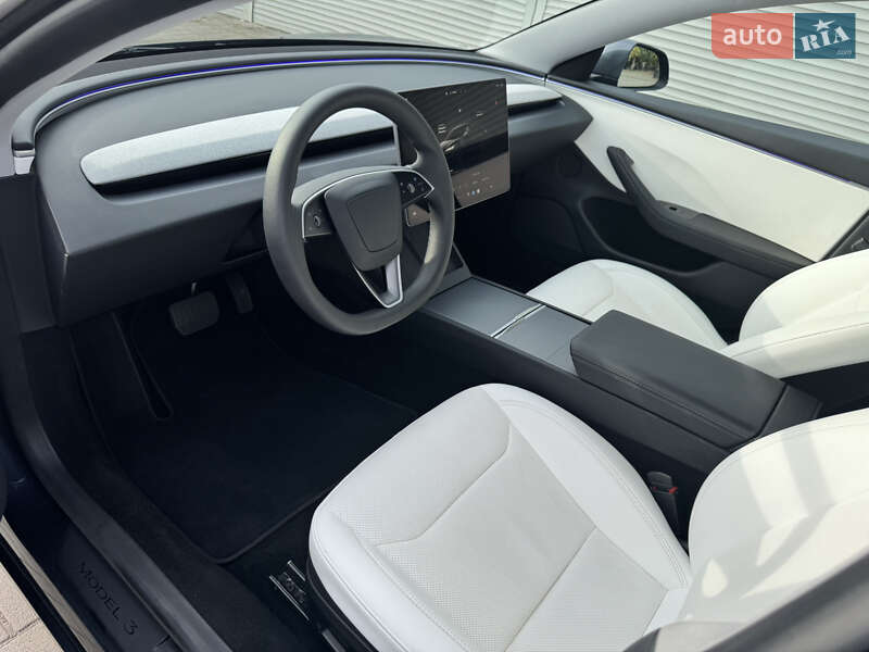 Седан Tesla Model 3 2024 в Днепре