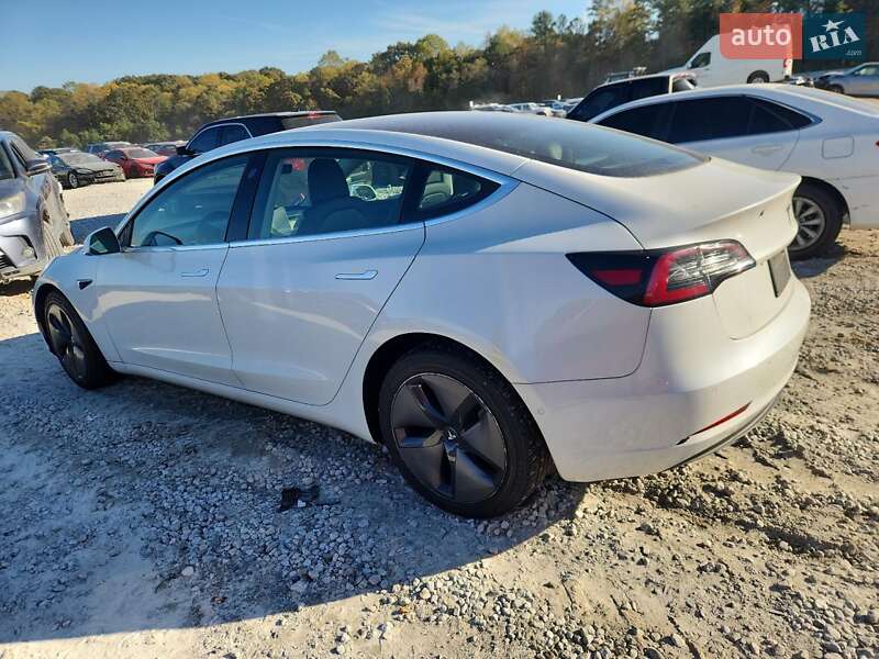 Седан Tesla Model 3 2019 в Івано-Франківську