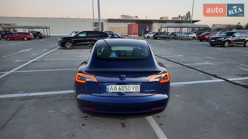 Седан Tesla Model 3 2020 в Львове