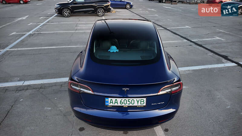 Седан Tesla Model 3 2020 в Львове