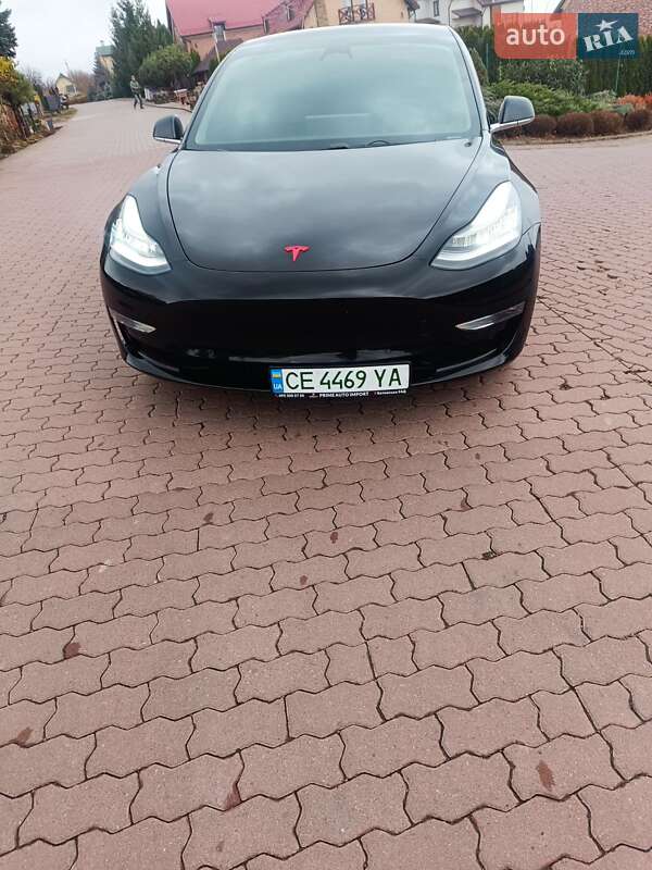 Седан Tesla Model 3 2019 в Черновцах