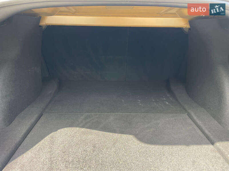 Седан Tesla Model 3 2019 в Львові