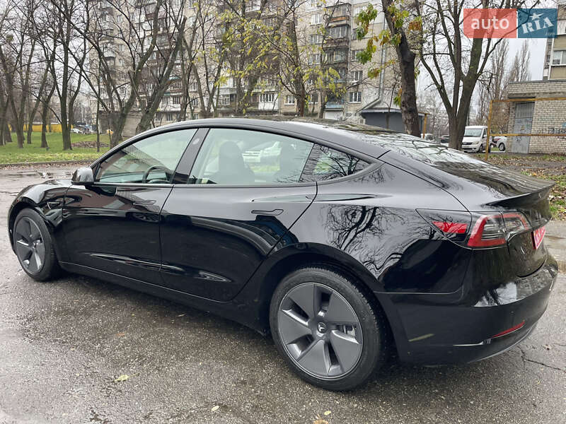 Седан Tesla Model 3 2023 в Киеве