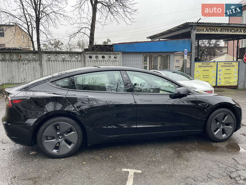 Седан Tesla Model 3 2023 в Киеве