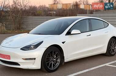 Седан Tesla Model 3 2021 в Ровно