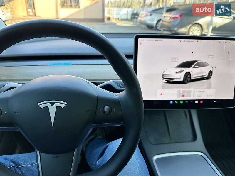 Седан Tesla Model 3 2023 в Кривому Розі