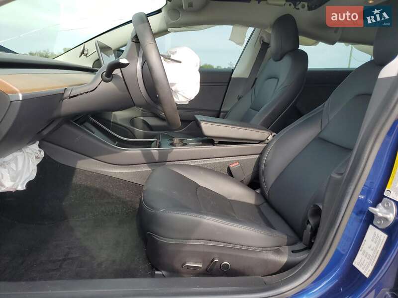 Седан Tesla Model 3 2019 в Самборе