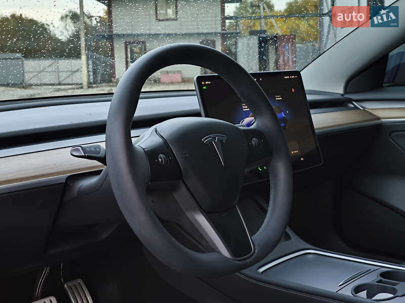 Седан Tesla Model 3 2023 в Львове