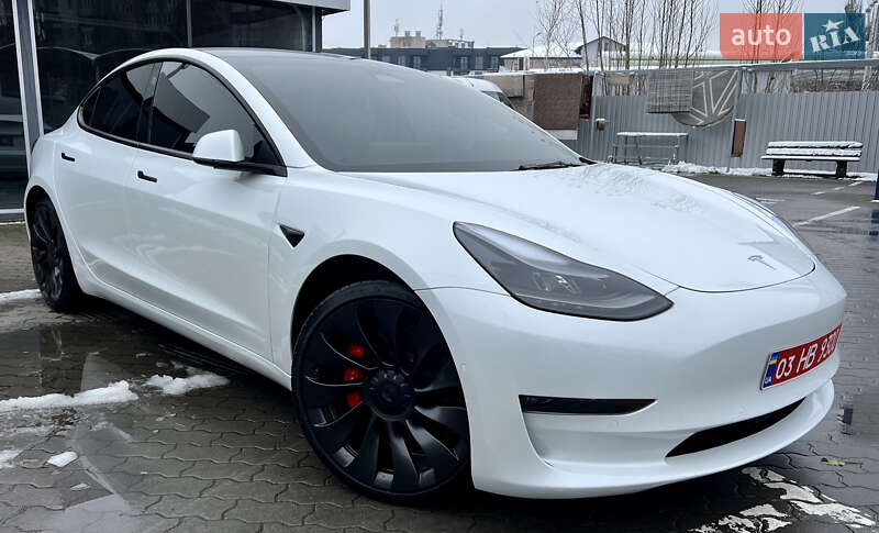 Седан Tesla Model 3 2022 в Луцке
