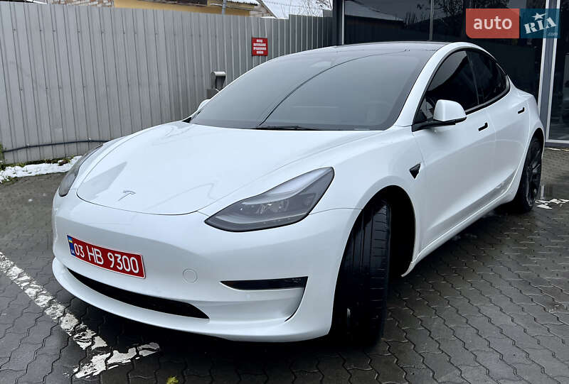 Седан Tesla Model 3 2022 в Луцке