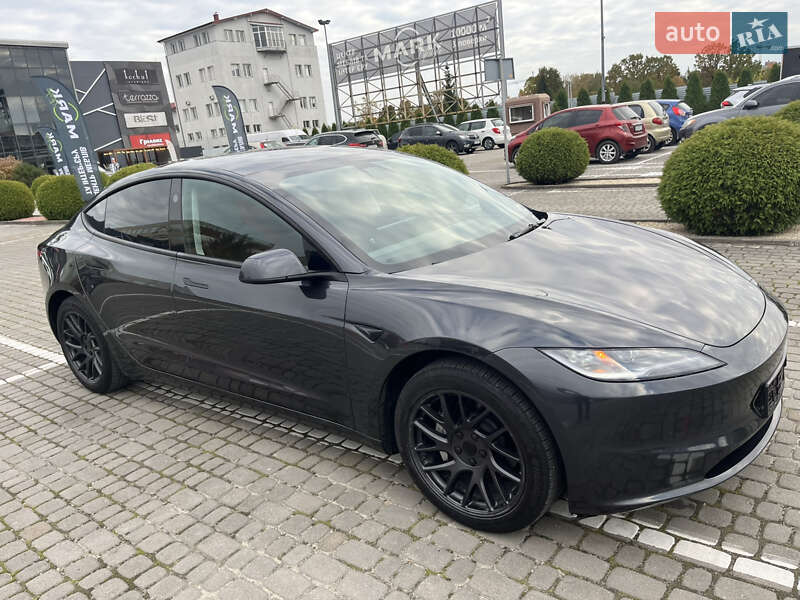 Седан Tesla Model 3 2024 в Львові
