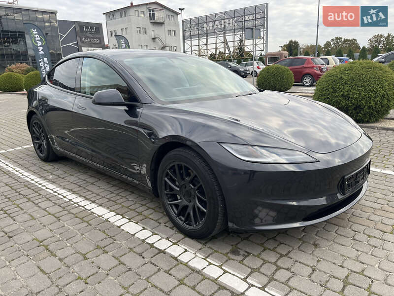 Седан Tesla Model 3 2024 в Львові