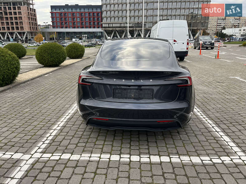 Седан Tesla Model 3 2024 в Львові
