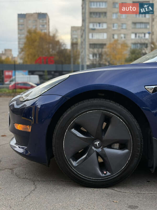 Седан Tesla Model 3 2019 в Киеве