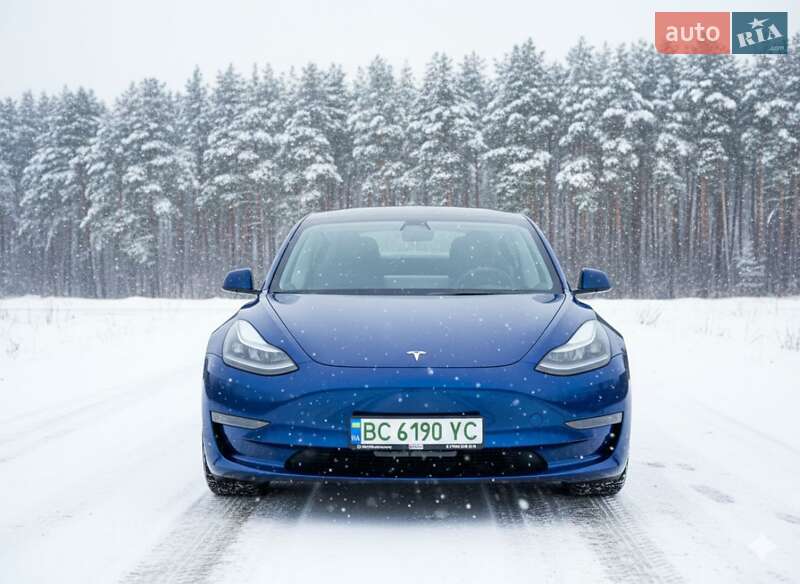 Седан Tesla Model 3 2022 в Львові