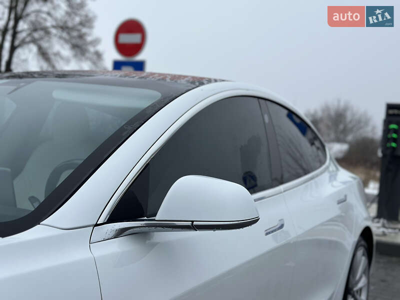 Седан Tesla Model 3 2018 в Владимире