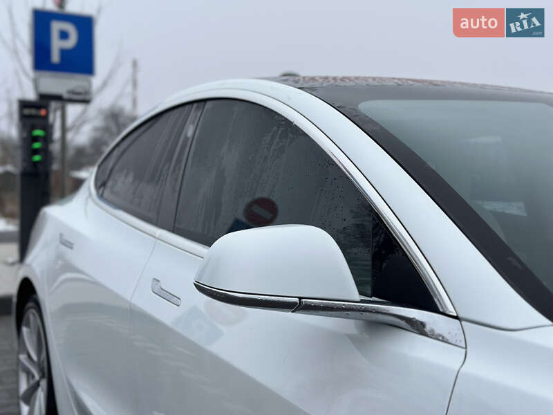 Седан Tesla Model 3 2018 в Владимире