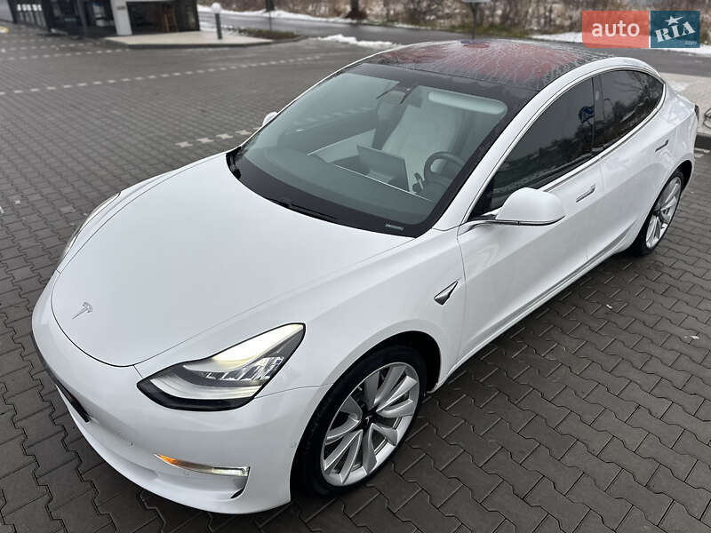 Седан Tesla Model 3 2018 в Владимире