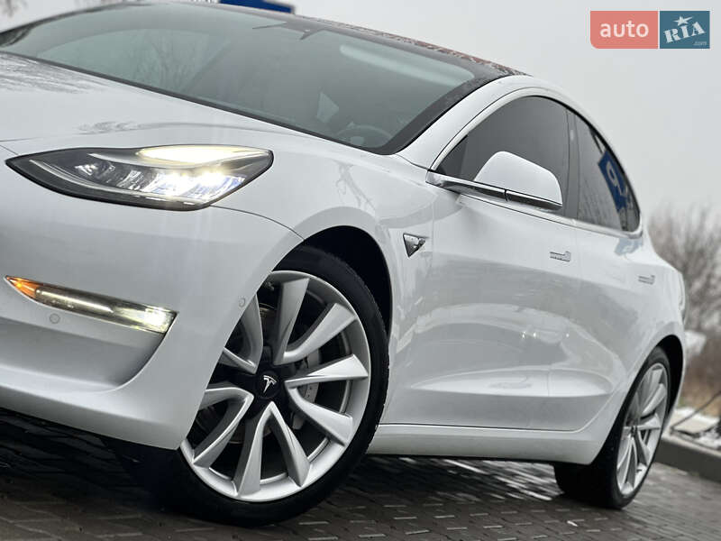 Седан Tesla Model 3 2018 в Владимире