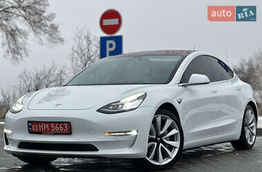 Седан Tesla Model 3 2018 в Владимире