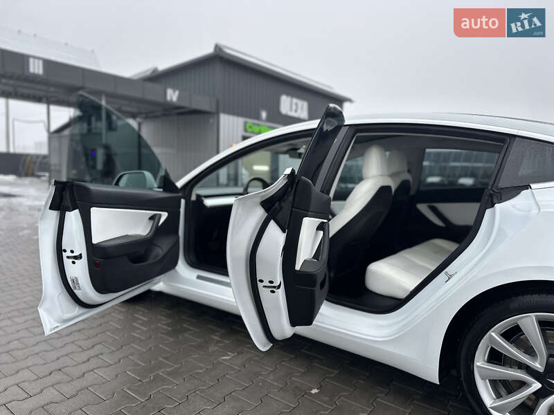 Седан Tesla Model 3 2018 в Владимире