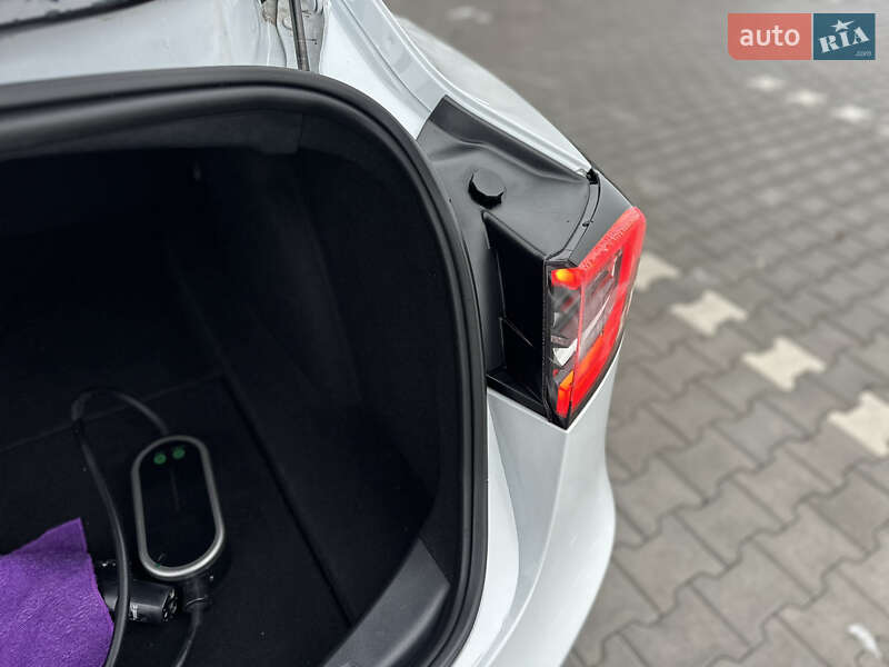 Седан Tesla Model 3 2018 в Владимире